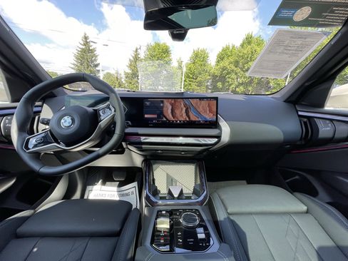 Certified 2025 BMW X3 xDrive30 w/ Premium Package AWD/4WD image 18