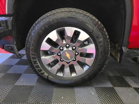 Used 2024 Chevrolet Silverado 2500 Custom w/ Custom Value Package AWD/4WD image 22
