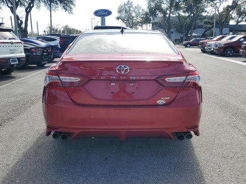 Used 2020 Toyota Camry XSE image 8