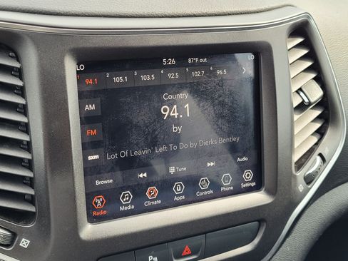 Used 2019 Jeep Cherokee Trailhawk w/ Cold Weather Group AWD/4WD image 20