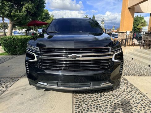 Used 2021 Chevrolet Suburban LT image 2