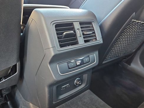 Used 2021 Audi Q5 2.0T Premium image 16