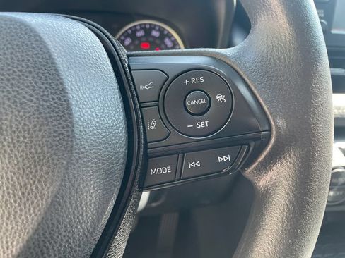 Used 2019 Toyota RAV4 XLE AWD/4WD image 31