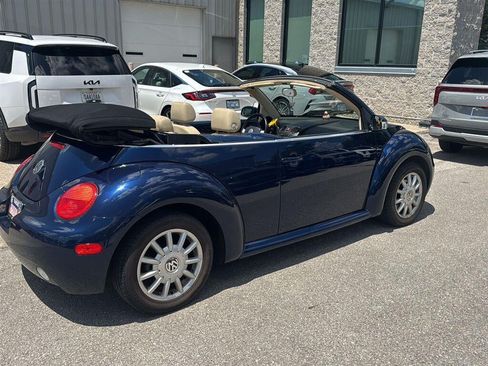 Used 2005 Volkswagen Beetle GLS FWD image 3