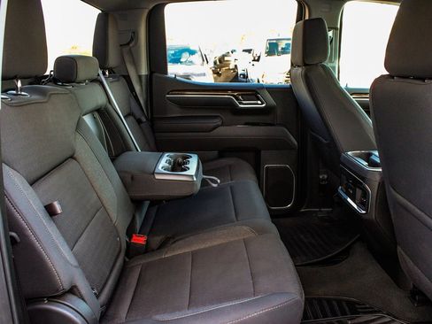 Used 2025 GMC Sierra 1500 Elevation image 35