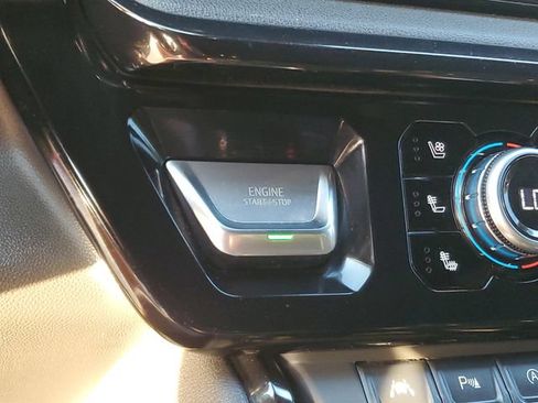 Used 2025 GMC Sierra 1500 AT4 w/ AT4 Premium Package AWD/4WD image 25