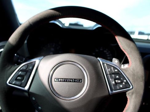 Used 2022 Chevrolet Camaro ZL1 image 18