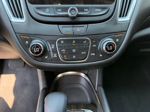 Used 2024 Chevrolet Malibu LT FWD image 17