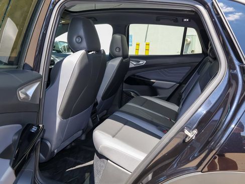 Used 2023 Volkswagen ID.4 Pro S Plus RWD image 18