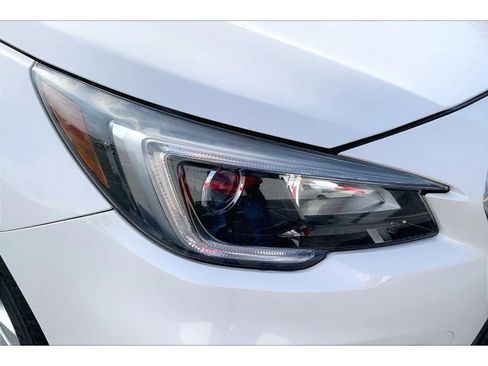 Used 2018 Subaru Outback 2.5i Premium image 24