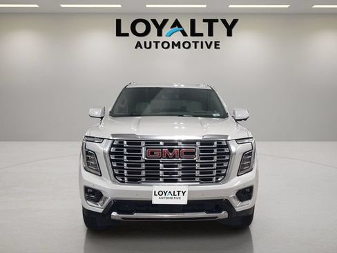 Used 2025 GMC Yukon XL Denali w/ Sun & Power Step Package AWD/4WD image 8