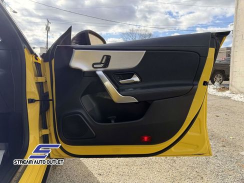 Used 2020 Mercedes-Benz CLA 250 image 13