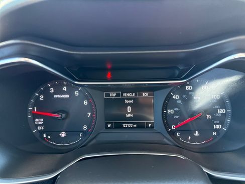 Used 2021 Chevrolet TrailBlazer LT w/ Convenience Package FWD image 26