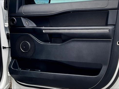 Used 2021 Ford Expedition XLT image 22