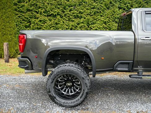 Used 2023 Chevrolet Silverado 3500 High Country image 10