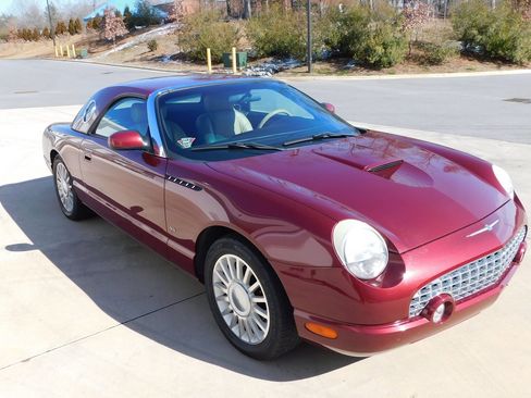 Used 2004 Ford Thunderbird image 37