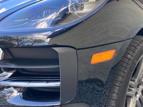 Used 2020 Porsche Macan image 3