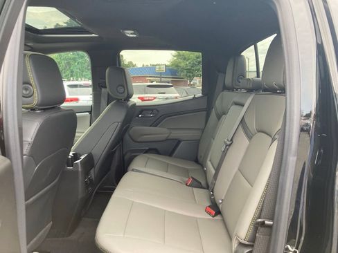 New 2026 Chevrolet Colorado ZR2 w/ Technology Package AWD/4WD image 18