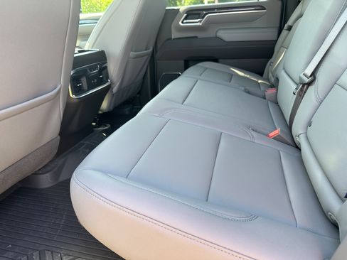 Used 2026 Chevrolet Silverado 2500 LTZ w/ LTZ Convenience Package image 15