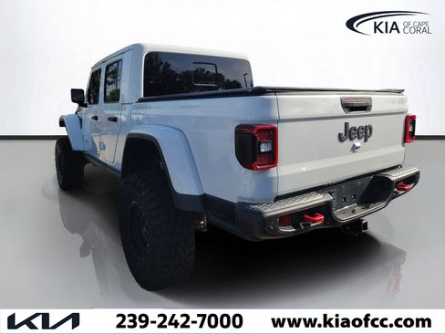 Used 2021 Jeep Gladiator Rubicon AWD/4WD image 4