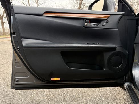 Used 2013 Lexus ES 300h image 14