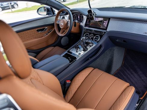 Used 2023 Bentley Continental GT Azure AWD/4WD image 58
