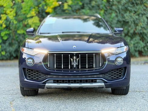 Used 2018 Maserati Levante GranLusso AWD/4WD image 34