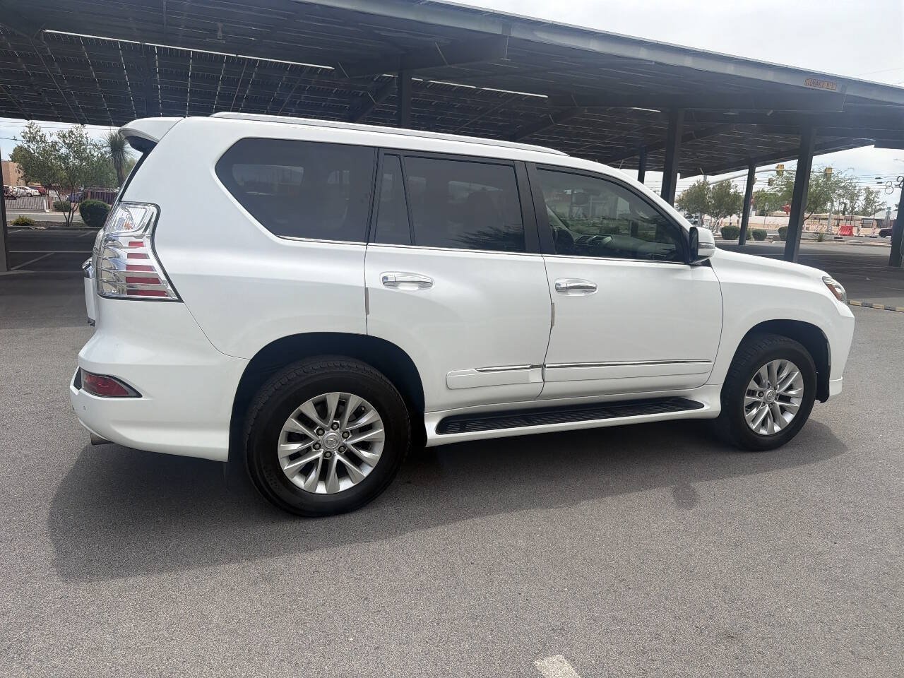Used 2017 Lexus GX 460 Premium AWD/4WD image 13
