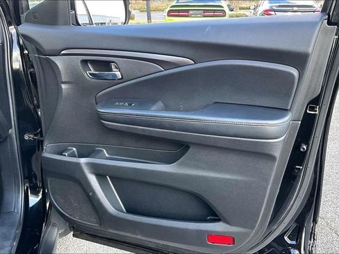 Used 2022 Honda Pilot Sport image 25