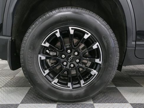Used 2024 Chevrolet Traverse Z71 AWD/4WD image 17