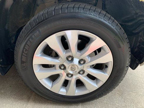 Used 2010 Toyota Sequoia Platinum RWD image 15