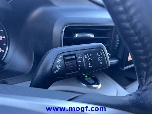 Used 2021 Ford Explorer XLT w/ Equipment Group 202A image 14