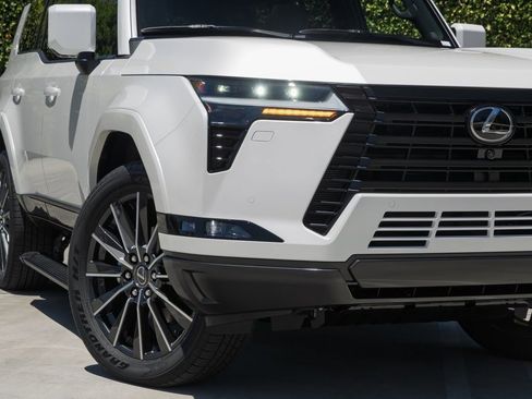 New 2026 Lexus GX 550 image 4