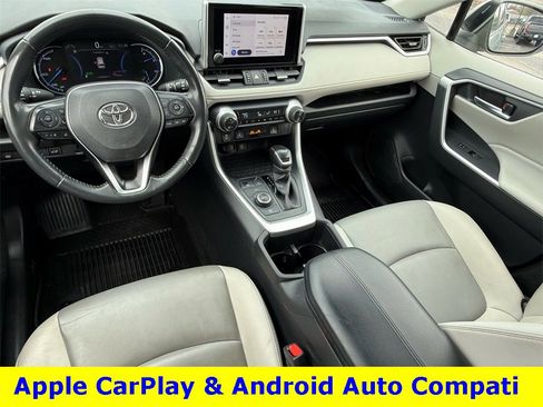 Used 2023 Toyota RAV4 XLE Premium image 14
