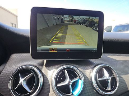 Used 2019 Mercedes-Benz CLA 250 image 19