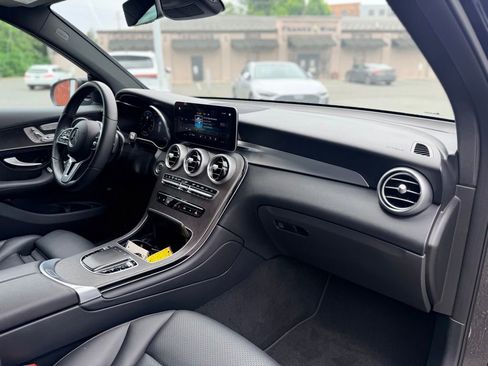Used 2022 Mercedes-Benz GLC 300 4MATIC image 21