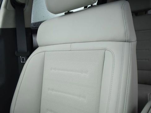 Used 2025 Hyundai Santa Fe Calligraphy image 10