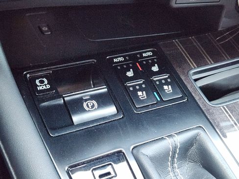 Used 2022 Lexus RX 450hL Luxury w/ Cold Area Package (CT) image 24