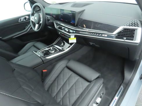 New 2026 BMW X5 xDrive40i w/ M Sport Package image 18
