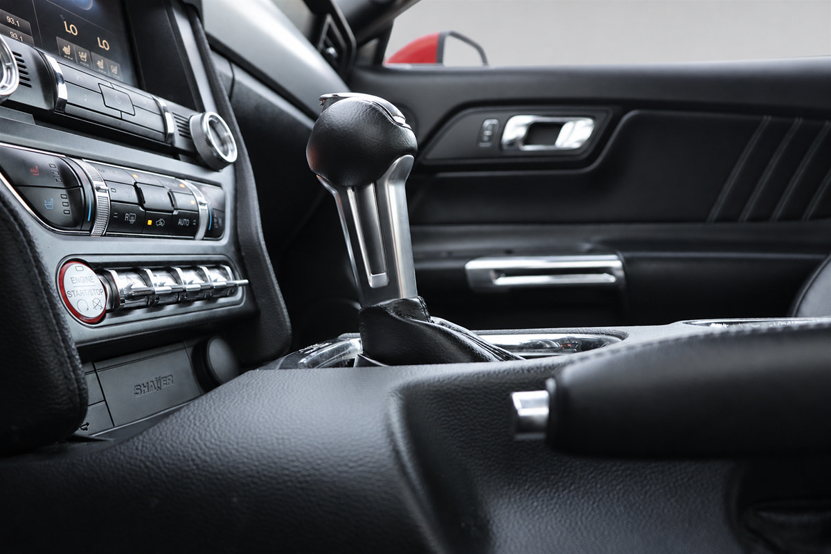 Used 2015 Ford Mustang Premium RWD image 32