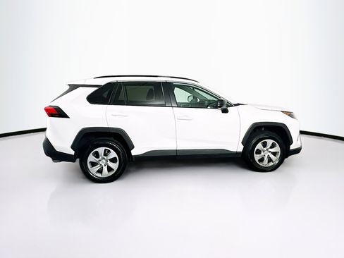 Used 2021 Toyota RAV4 LE AWD/4WD image 10
