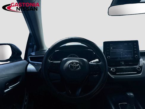 Used 2021 Toyota Corolla LE w/ LE Convenience Package FWD image 29