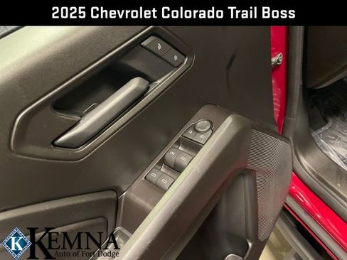 Used 2025 Chevrolet Colorado Trail Boss image 14