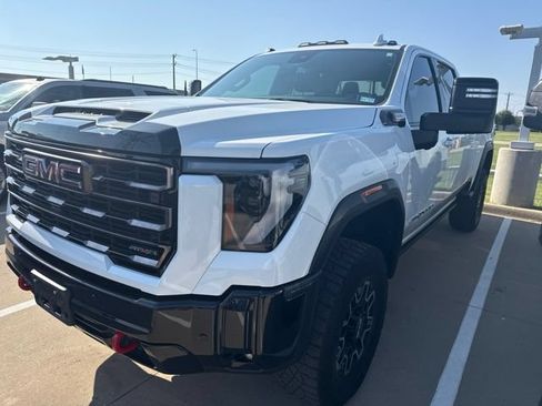 Used 2025 GMC Sierra 2500 AT4X AWD/4WD image 2