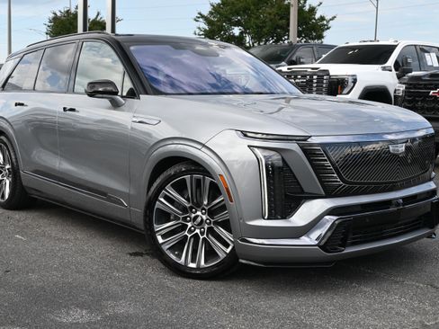 Used 2026 Cadillac Vistiq Platinum w/ LPO, Floor Liner Package AWD/4WD image 2