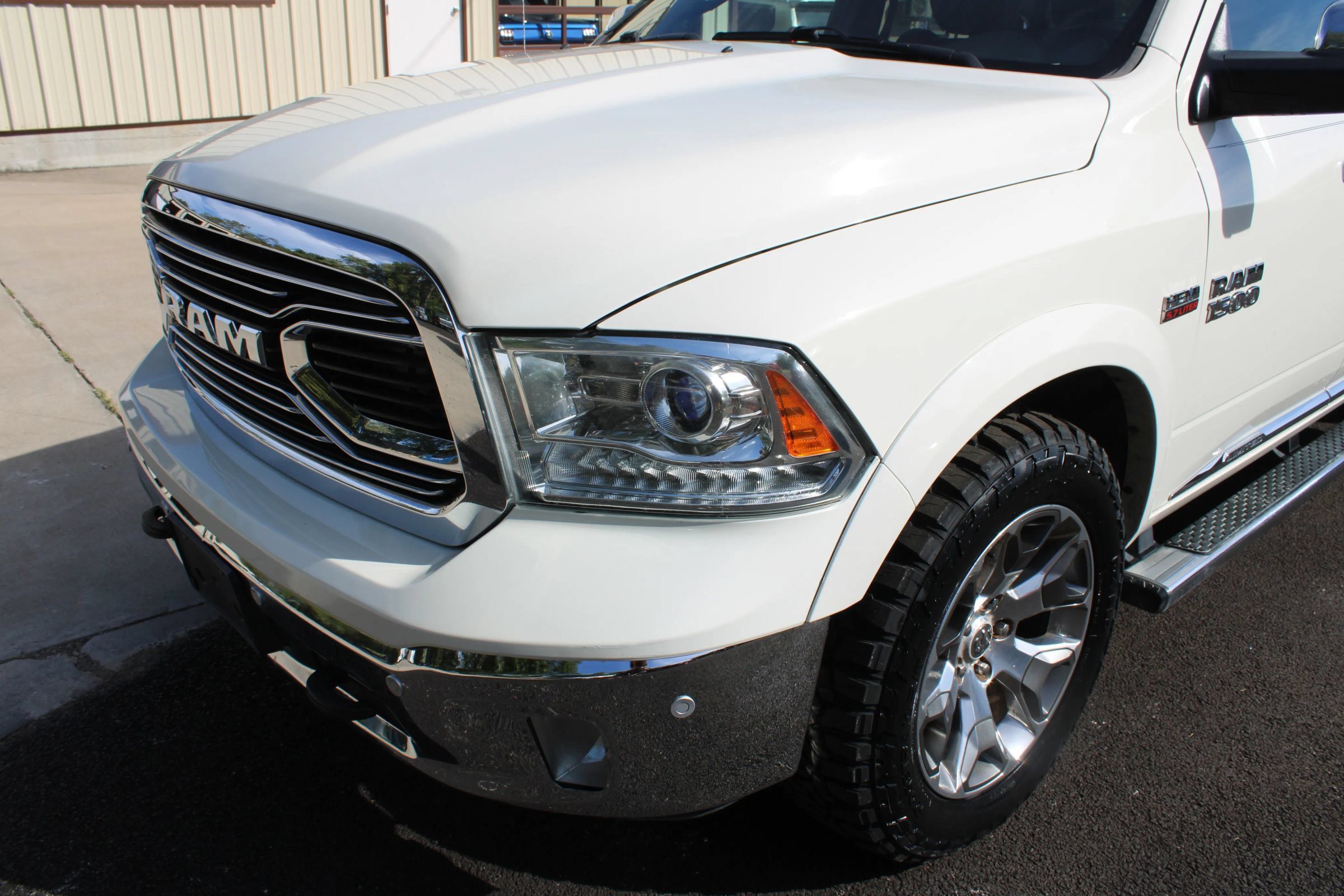 Used 2017 RAM 1500 Limited AWD/4WD image 3