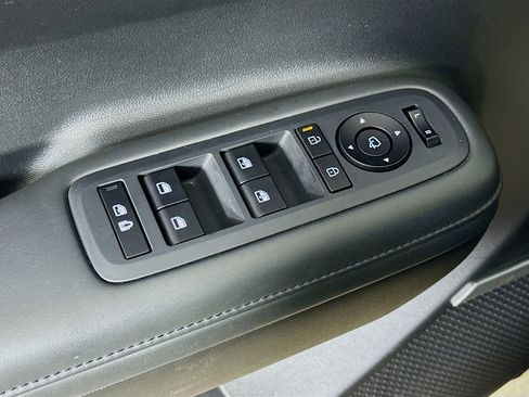 Used 2025 Hyundai Santa Fe Limited FWD image 16