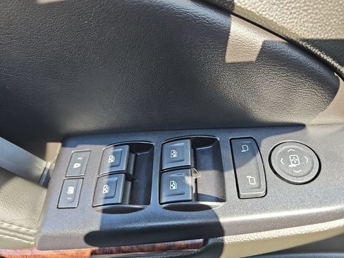 Used 2018 GMC Yukon SLE w/ Convenience Package RWD image 28