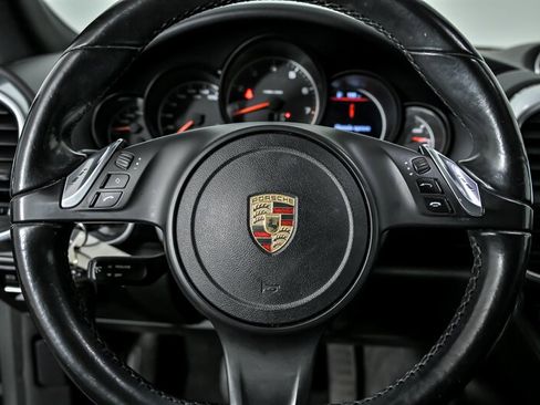 Used 2014 Porsche Cayenne Platinum Edition image 26