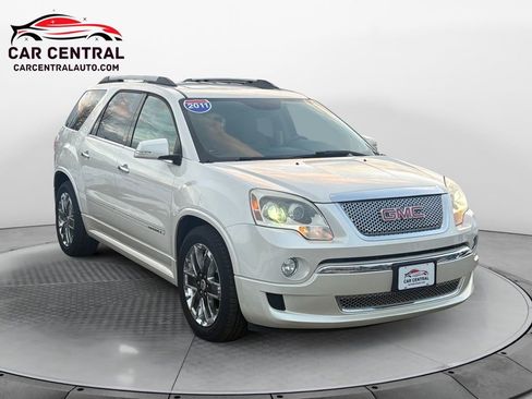 Used 2011 GMC Acadia Denali image 7